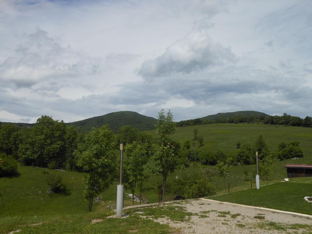 House Milka Hotel Rakovica Eksteriør billede